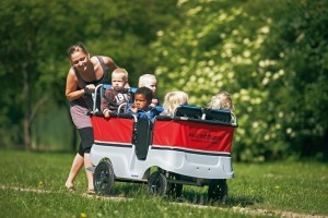 6 Personen im Turtle Kinderbus Basic